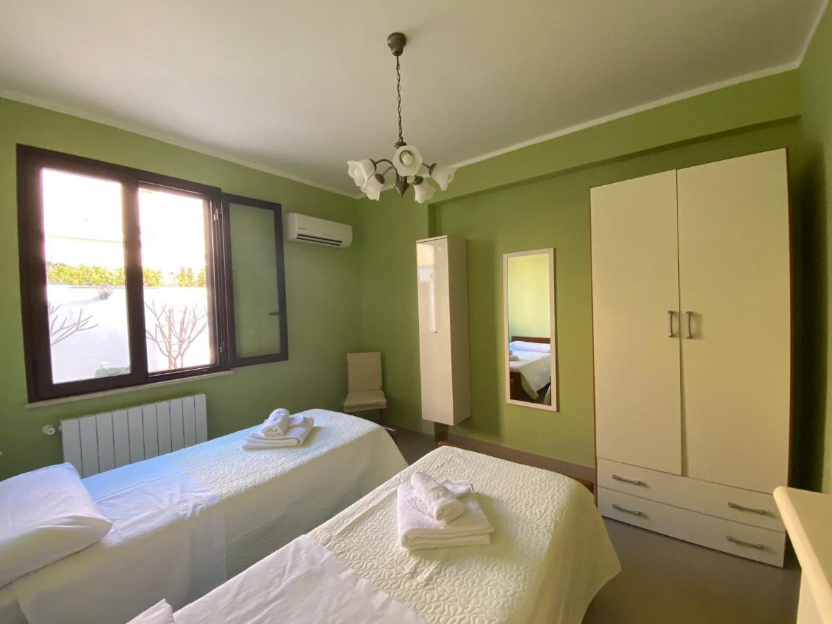 Villa Delle Pomelie Изола-делле-Феммине Экстерьер фото